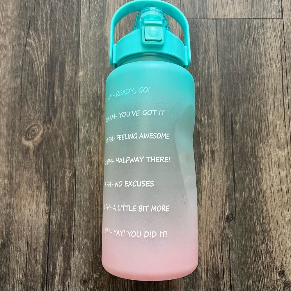 Water Bottle Jug 64oz Built-in Straw Time Marker Gradient Blue Pink Sport Gym